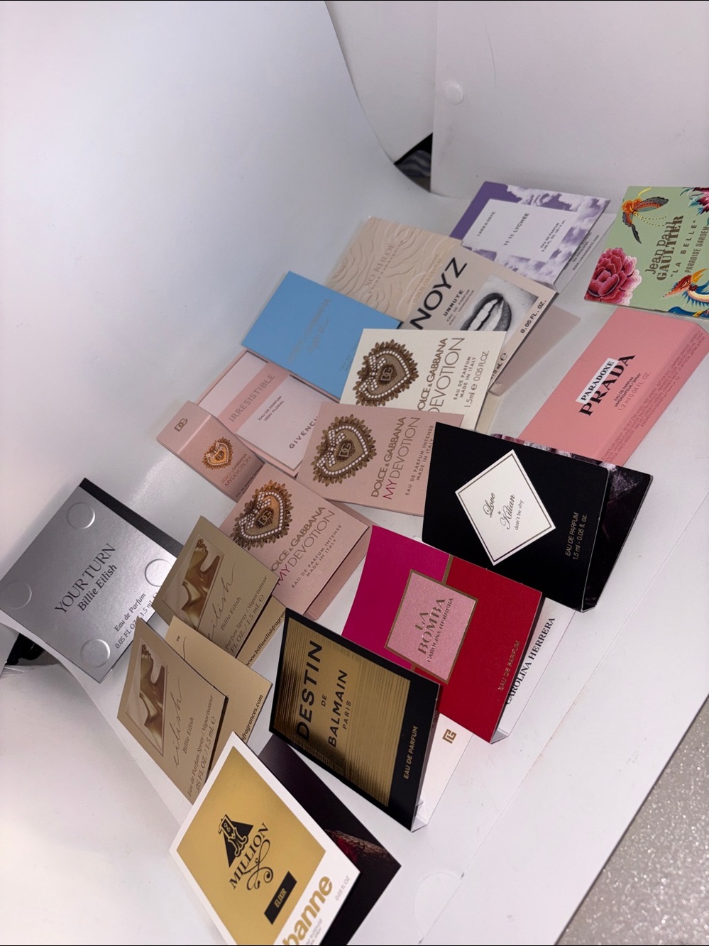 Lot of 18 Fragrance Samples